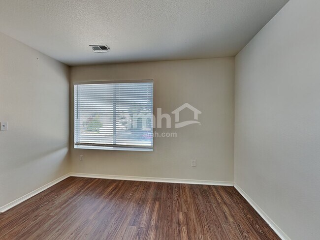 Building Photo - 771 W 300 S