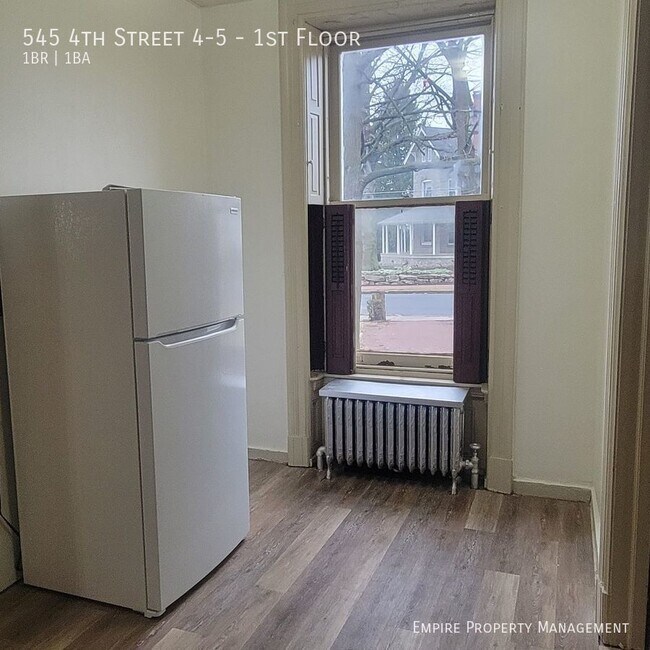 Building Photo - 545 4th St