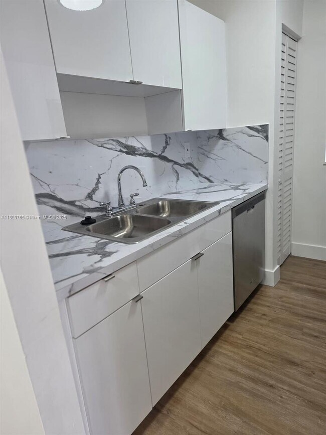 Building Photo - 15600 SW 80th St