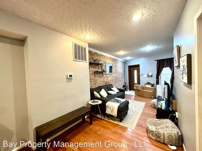 Building Photo - 3 br, 2 bath House - 1123 Race Street