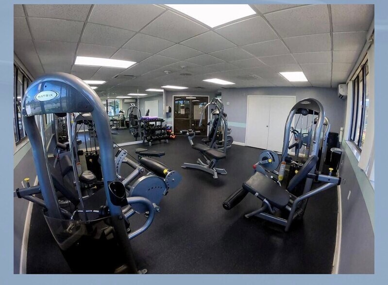 Fitness Center View 1 - 3828 Southpointe Dr