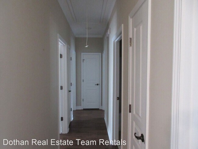 Building Photo - 3 br, 2 bath House - 220 Blazer Dr.