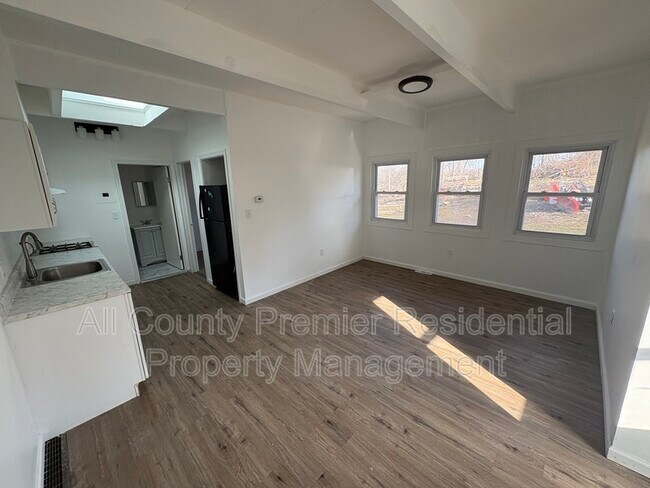 Building Photo - 317 NJ-31