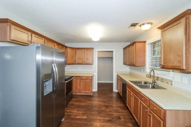 Building Photo - 4184 Destin Dr