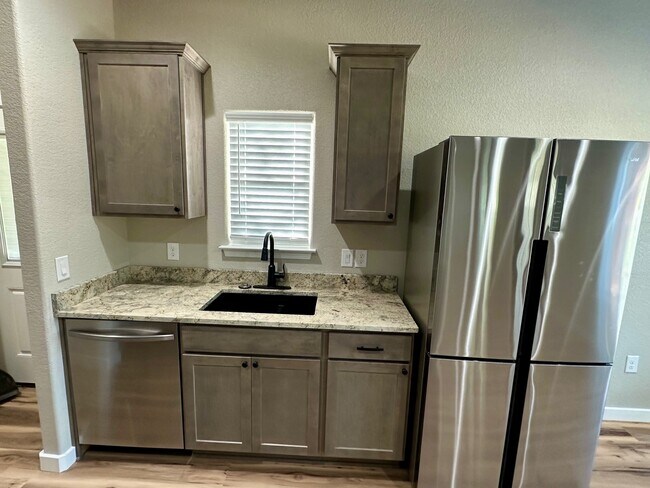 Building Photo - 1518 Sioux Trail