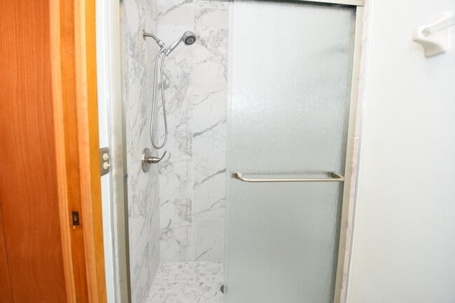 Building Photo - Lovely, 2 bedroom townhome in the Villages...