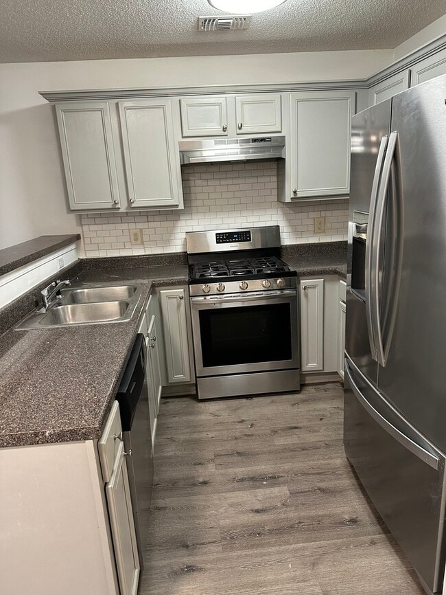 Building Photo - 105 Crestfield Cir