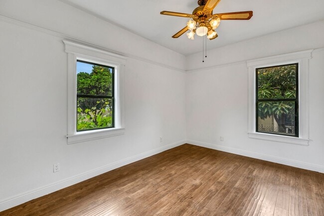 Building Photo - 1492 W 28th St