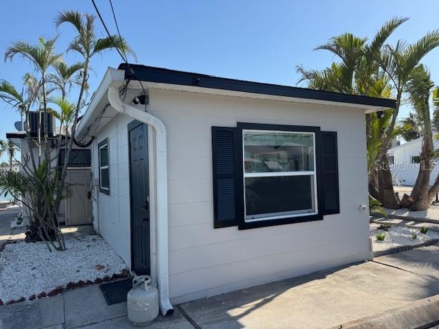 Building Photo - 231 E Madeira Ave