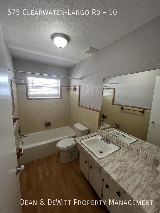 Building Photo - Remodeled 1 BR Apartment in Largo