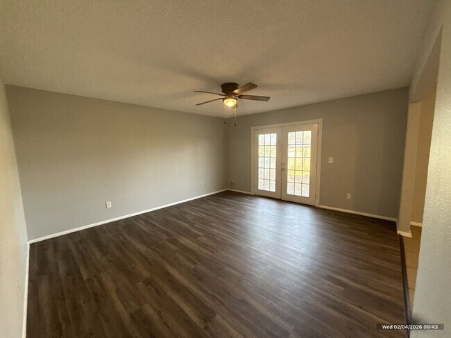 Building Photo - 629 Reynolds Rd