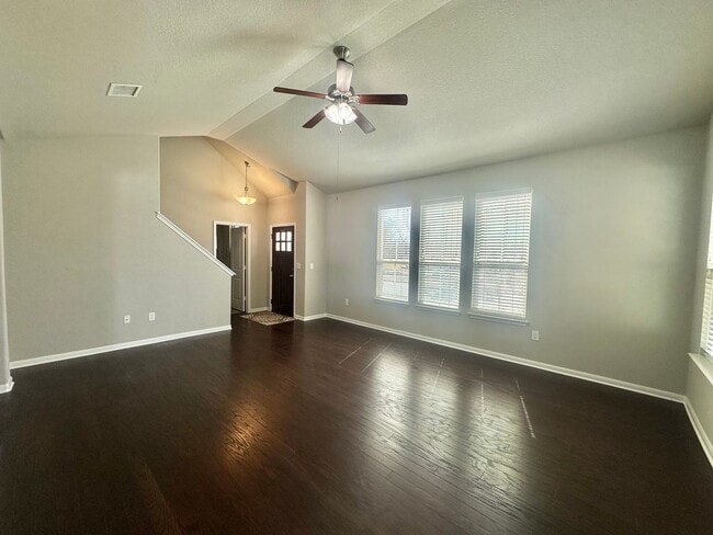 Building Photo - NEW MANAGEMENT IN ROUND ROCK TX!!!!!