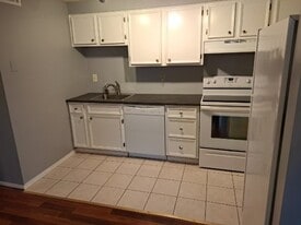 Building Photo - 27512 Evergreen Run