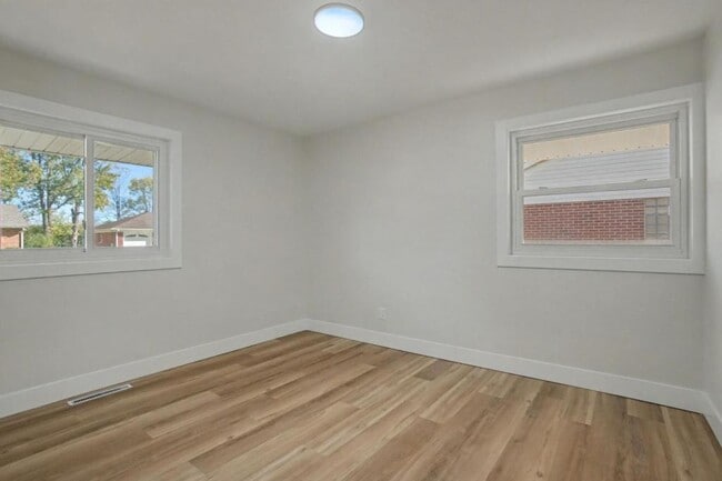 Building Photo - 83 Brookhaven Dr
