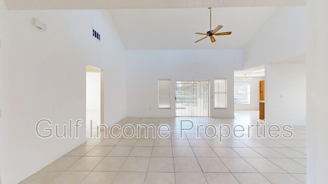 Building Photo - 704 49th St E