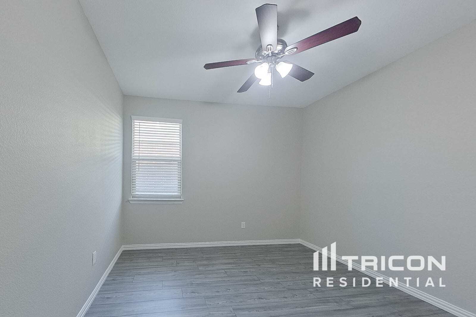 Building Photo - 2513 Starwater Dr
