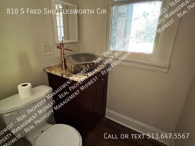 Building Photo - 810 S Fred Shuttlesworth Cir