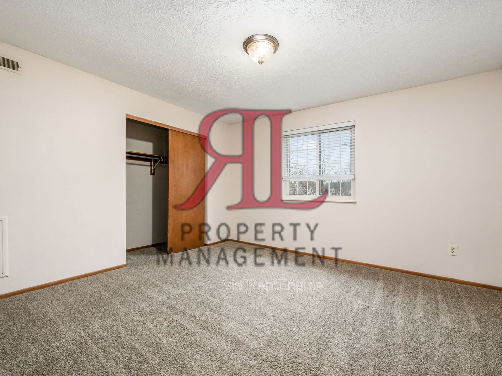 Building Photo - 5524 Kenneylane Blvd