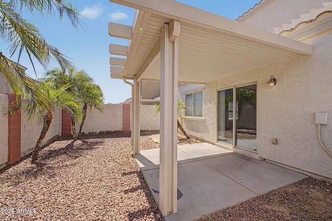 Building Photo - 8777 W Dahlia Dr