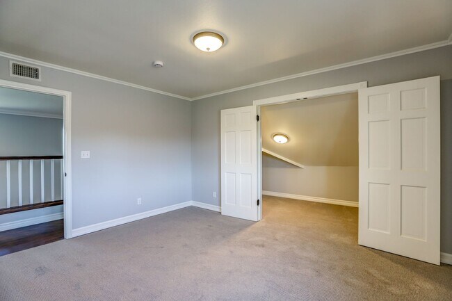 Building Photo - Gorgeous Home in Old Towne Orange
