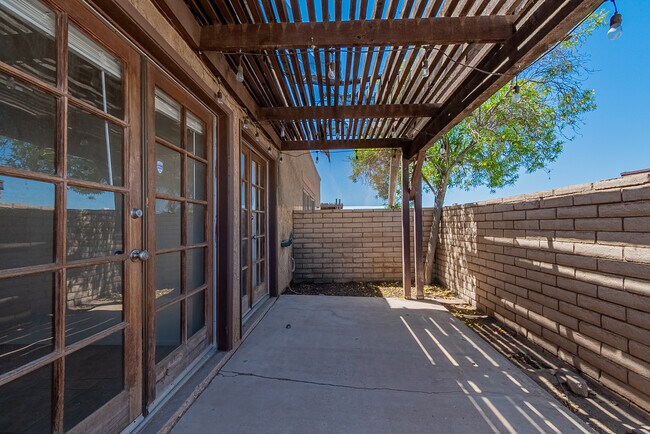 Building Photo - 2650 S Los Amigos Dr