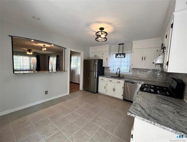 Building Photo - 1079 Brooklawn Ave
