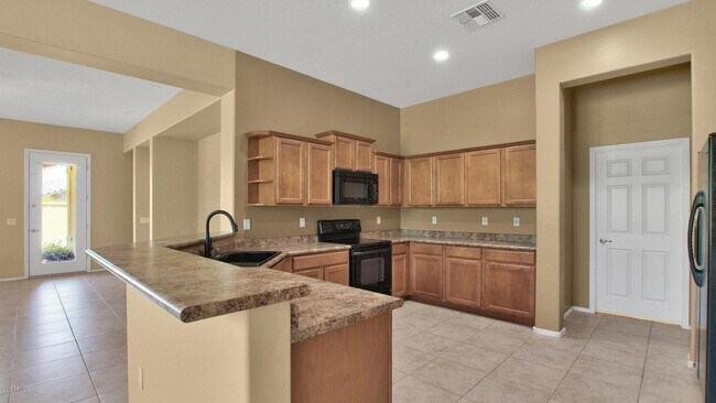 Building Photo - 4163 N Evergreen St