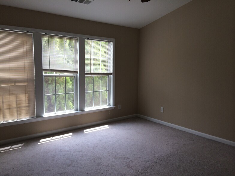 Building Photo - 1384 bellsmith dr