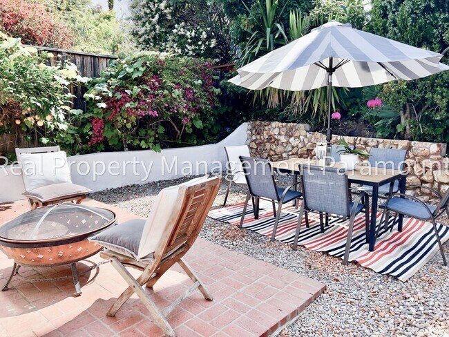 Building Photo - Furnished Brentwood Hills Retreat with Tim...