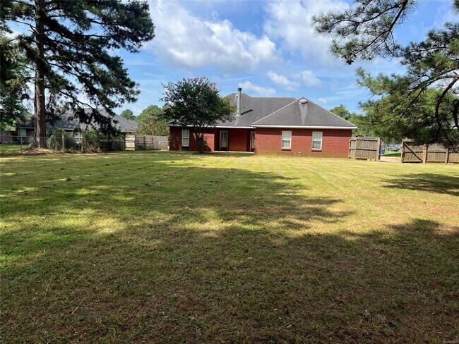 Building Photo - 140 Grand Ridge Ln