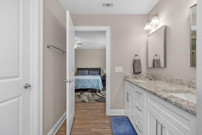 Building Photo - 2327 Hadleigh Hills Ct