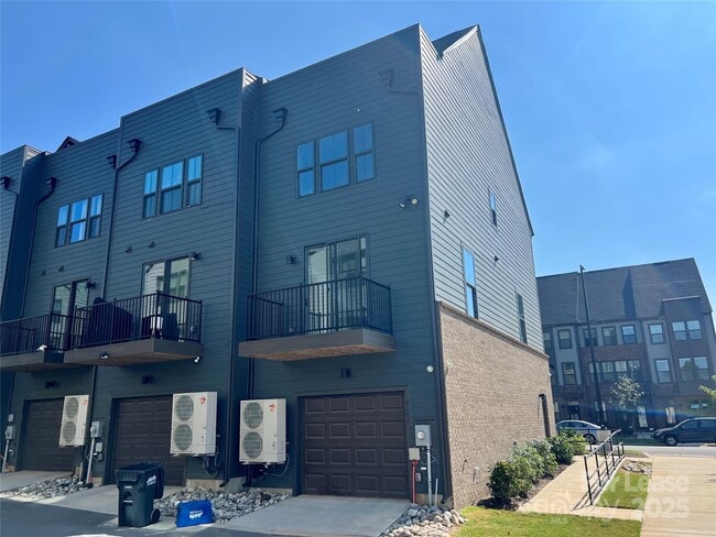 Building Photo - 6107 Station Crossing Ave