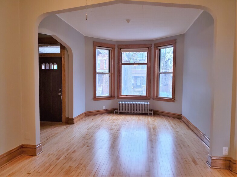 Primary Photo - 2436 N Drake Ave