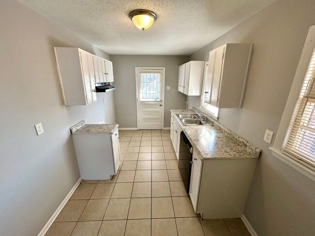 Building Photo - 2720 Merle St