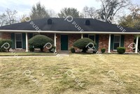 Building Photo - 846 Leicester Dr