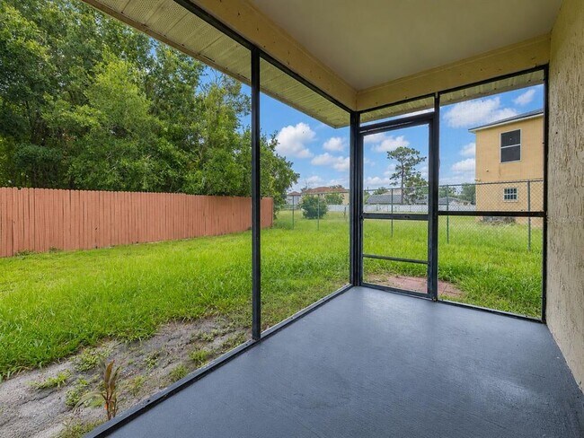 Building Photo - 658 Royalty Ct