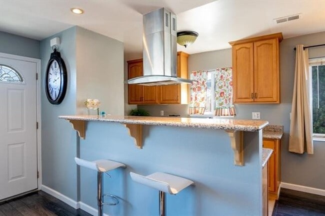 Building Photo - Beautifully Remodeled 2 Bedroom 1 Bath Condo in South San Jose!