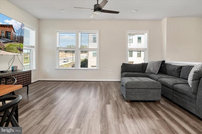Building Photo - 3351 Pitch Pine Dr