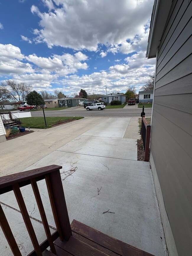 Building Photo - Spacious 4 Bedroom Home *Pet Friendly*