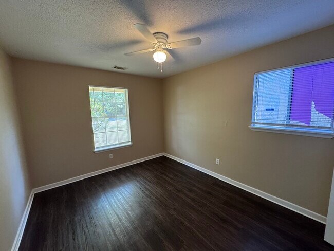 Building Photo - Nicely Remodeled 3 Bedroom 2 Bath Home in West Little Rock