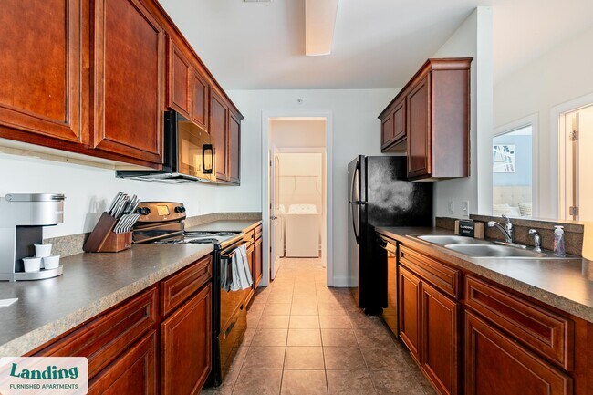 Building Photo - 2118 Silvercrest Dr