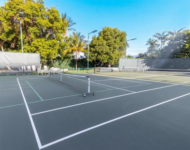 Building Photo - 2000 Towerside Terrace