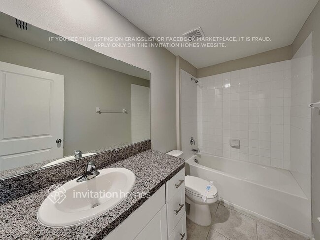 Building Photo - 15618 Greenleaf Bay St