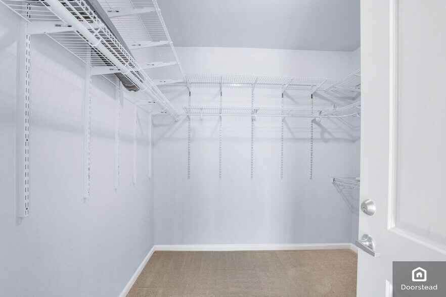 Building Photo - 301 Crescent Ct