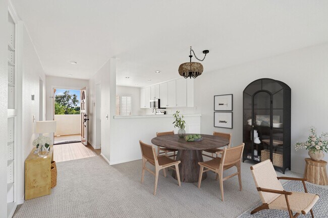 Building Photo - Villa Point Upper Unit with Loft and Golf Course Views