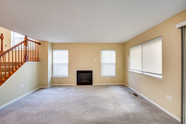 Building Photo - 3147 Saganashkee Ln