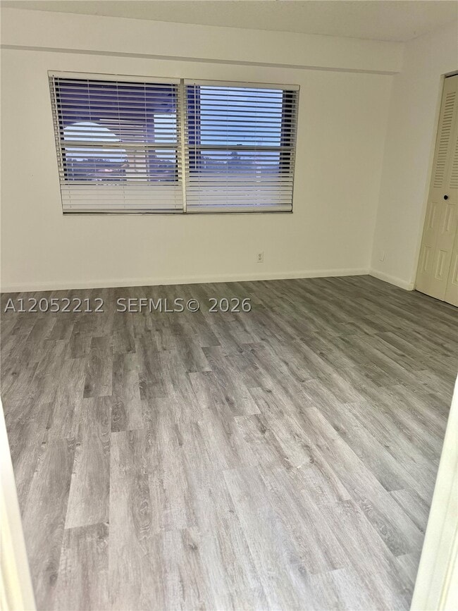 Building Photo - 1000 SW 125th Ave