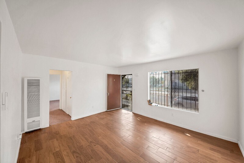 Building Photo - 2458 Normandie Ave