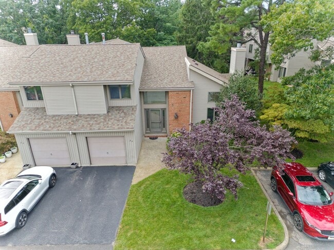 Building Photo - 26 White Swan Way