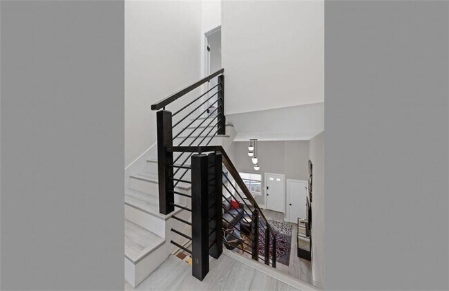Building Photo - 26 W Narragansett Ave